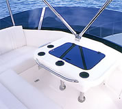 FBパッセンジャーシート(4名が寛げるゲストスペースを用意)