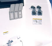 陸電装置(200Vを標準・100VをOP設定)