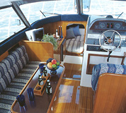 メインサロン(前方)