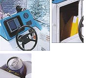 コックピット、ドリンクホルダー、ナビゲーターシート前物入れ